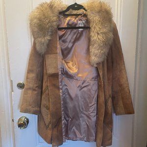 Vintage women's S.H.G suede coat, fur collar